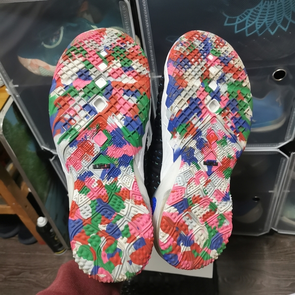 Nike LeBron James 18 - Picture 5 of 5